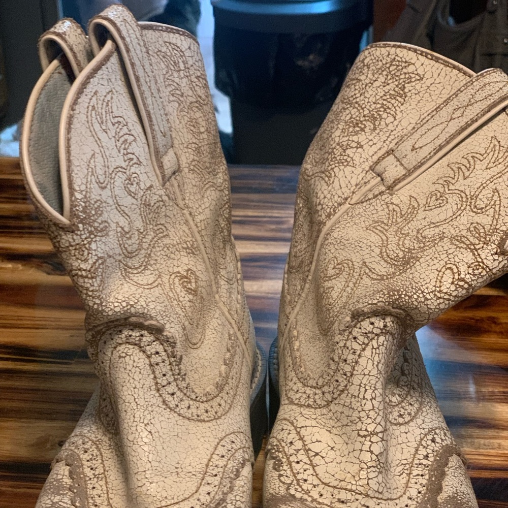 Ariat fat baby size 7 1/2